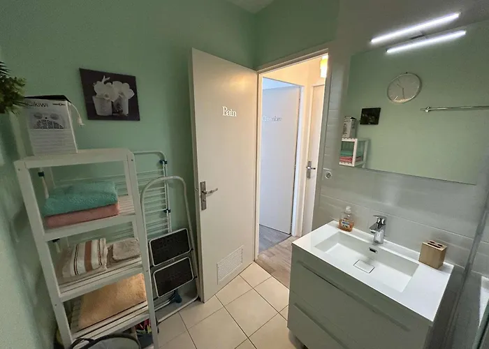 Apartment 2 Pieces Avec Balcon, Proche Et Commerces - 4 Couchages - Fr-1-224c-129 *