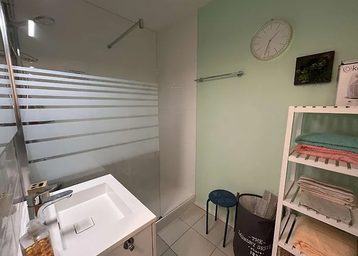 Apartment 2 Pieces Avec Balcon, Proche Et Commerces - 4 Couchages - Fr-1-224c-129